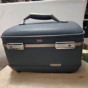 American Tourister Tiara Train Case Makeup Overnight Hard Shell Blue